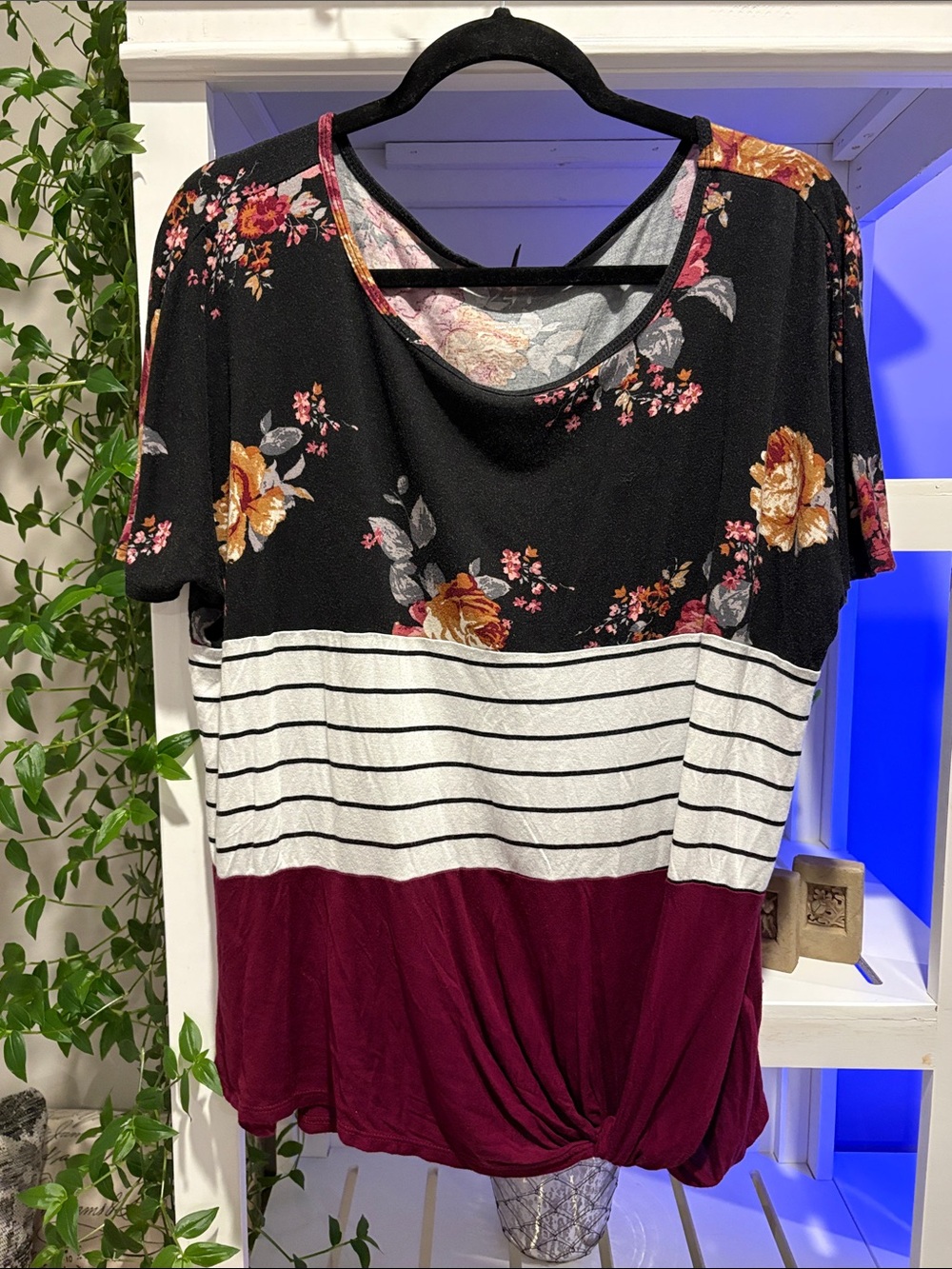 24/7 Comfort Apparel Floral Colorblock Short Sleeve Top - Black, White, Burgundy